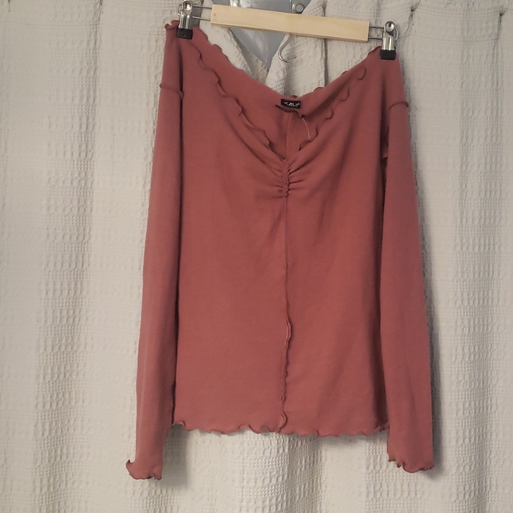 💥 Urban Outfitters Rose Off the Shoulder Blouse